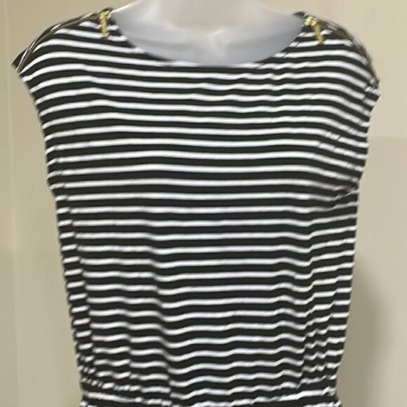 NWOT Michael Kors Striped Dress with elastic waist. Size S small 4/6 - Picture 2 of 11